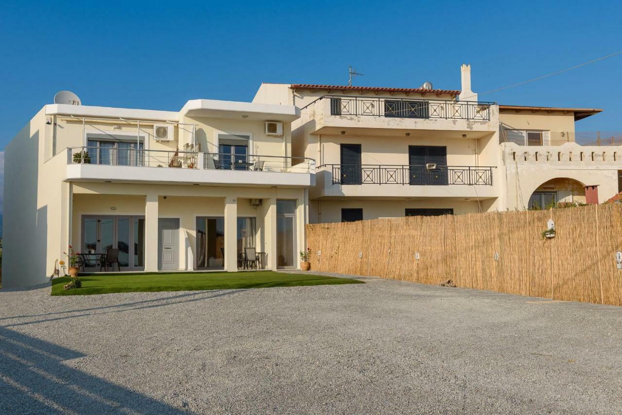 קוקינוס פירגוס Coral Sea Apartment מראה חיצוני תמונה